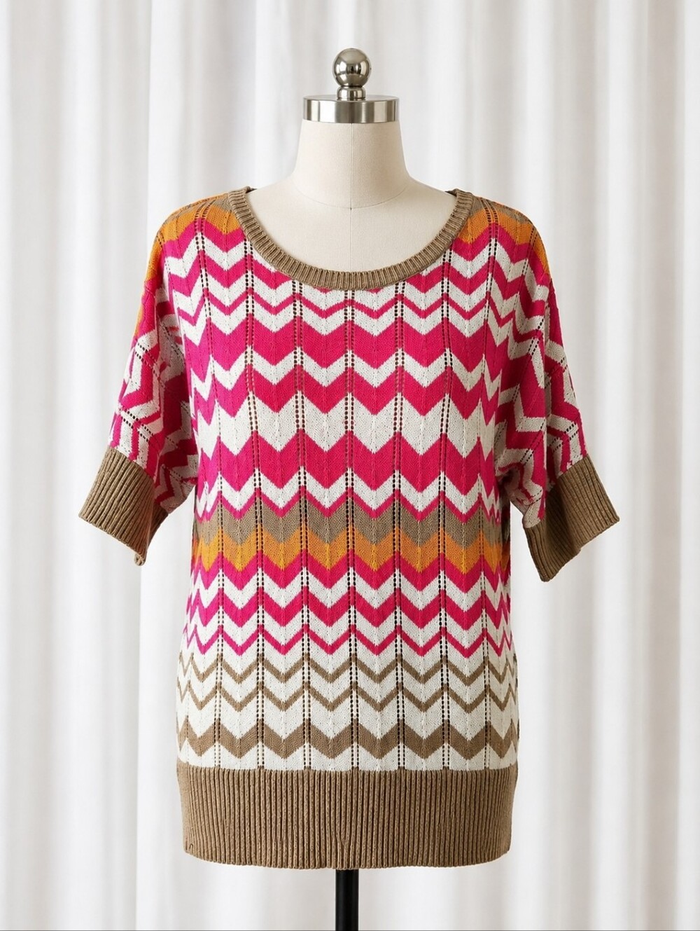 The Limited Taupe Pink Chevron Knit Short Sleeve Sporty Classic Pullover Sweater